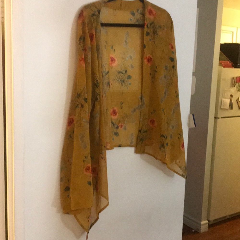Light flowing shawl/ Cardigan